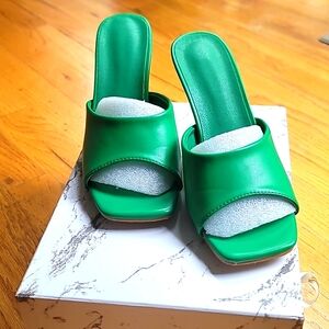 Green sandal heels slip on summer sexy elegant sz 38 US 7.5